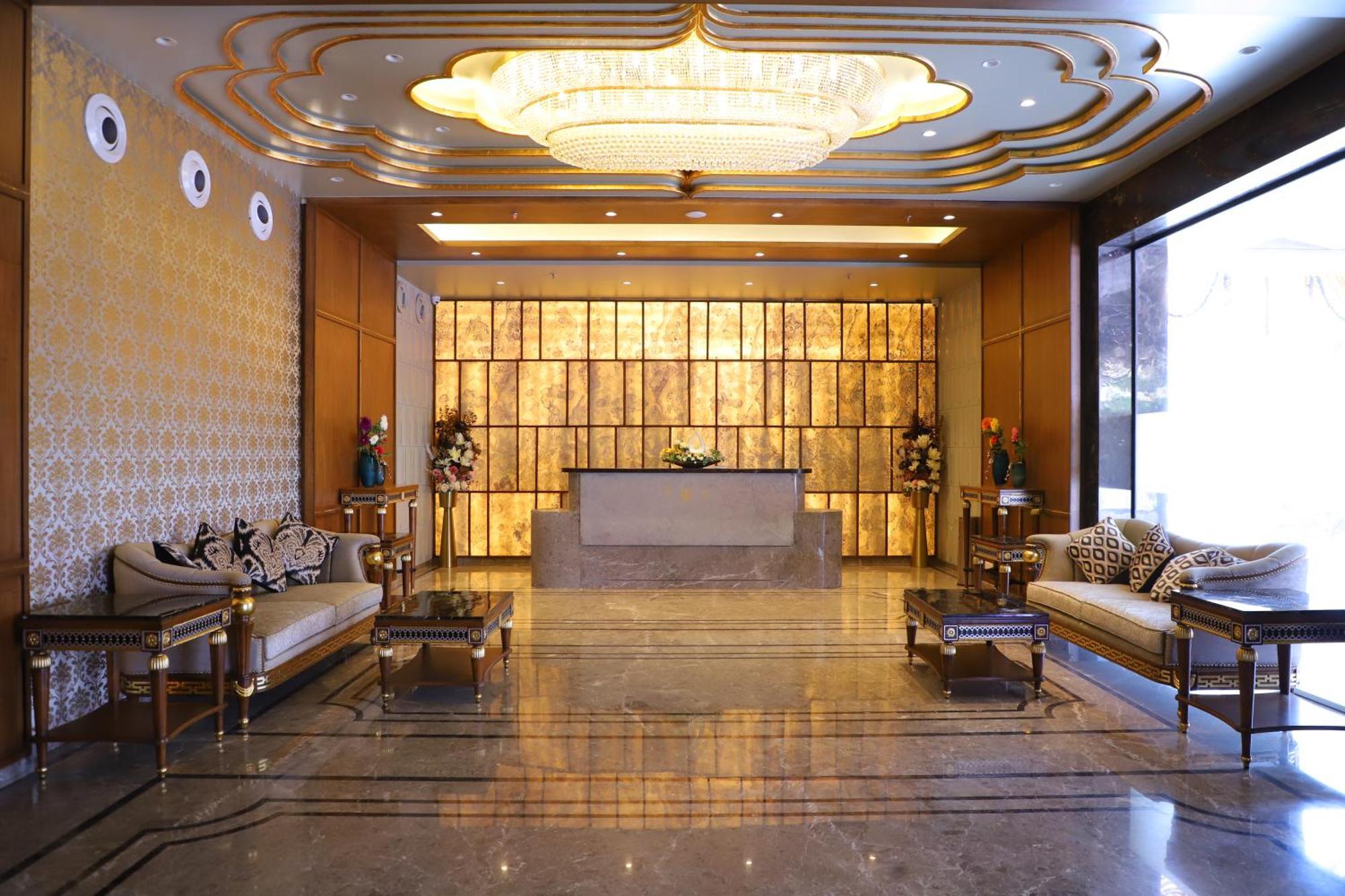 Le Vivanta Virār Buitenkant foto
