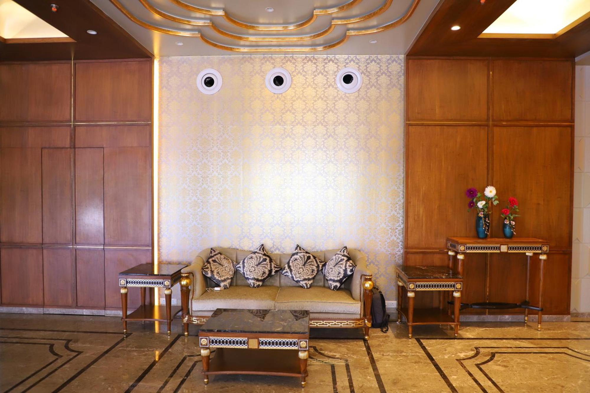 Le Vivanta Virār Buitenkant foto